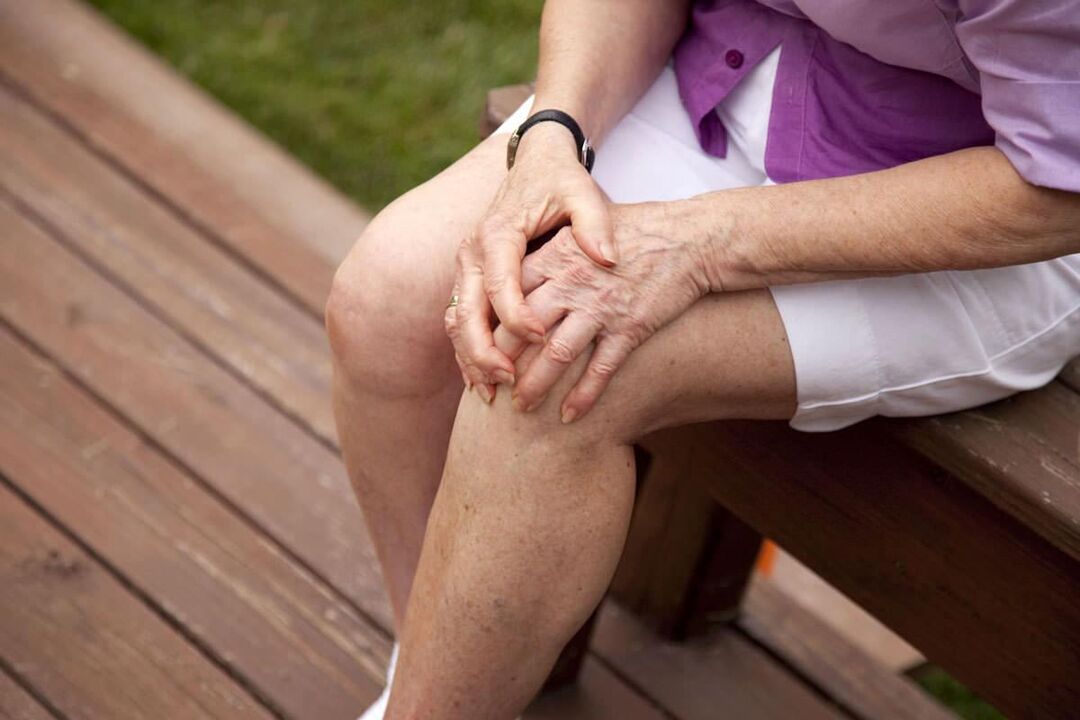Остеоартритът на коляното е често срещан при по-възрастните жени